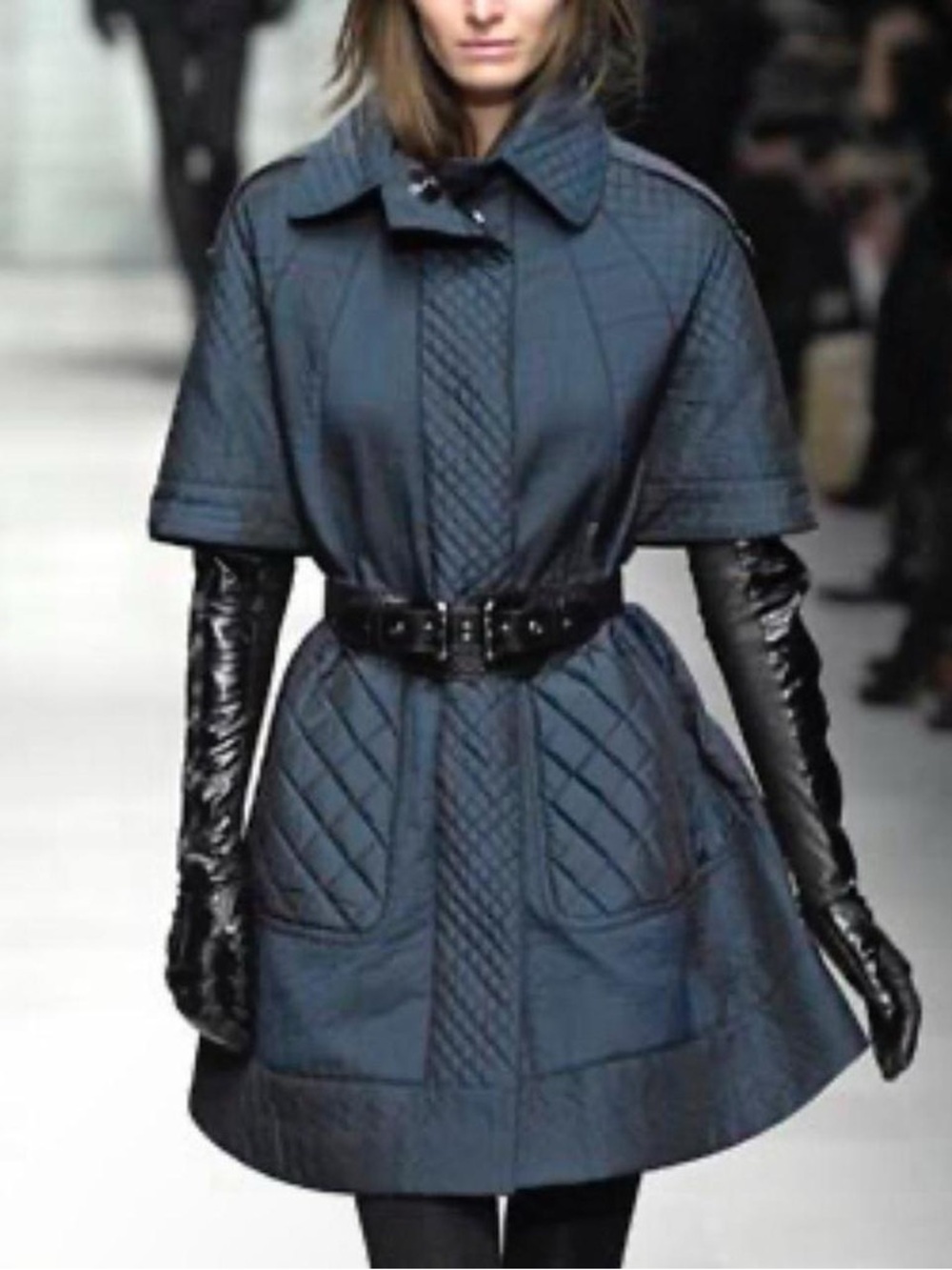 Burberry FW 2007 RTW vintage waist belt embossed leather buckle runway black EUC